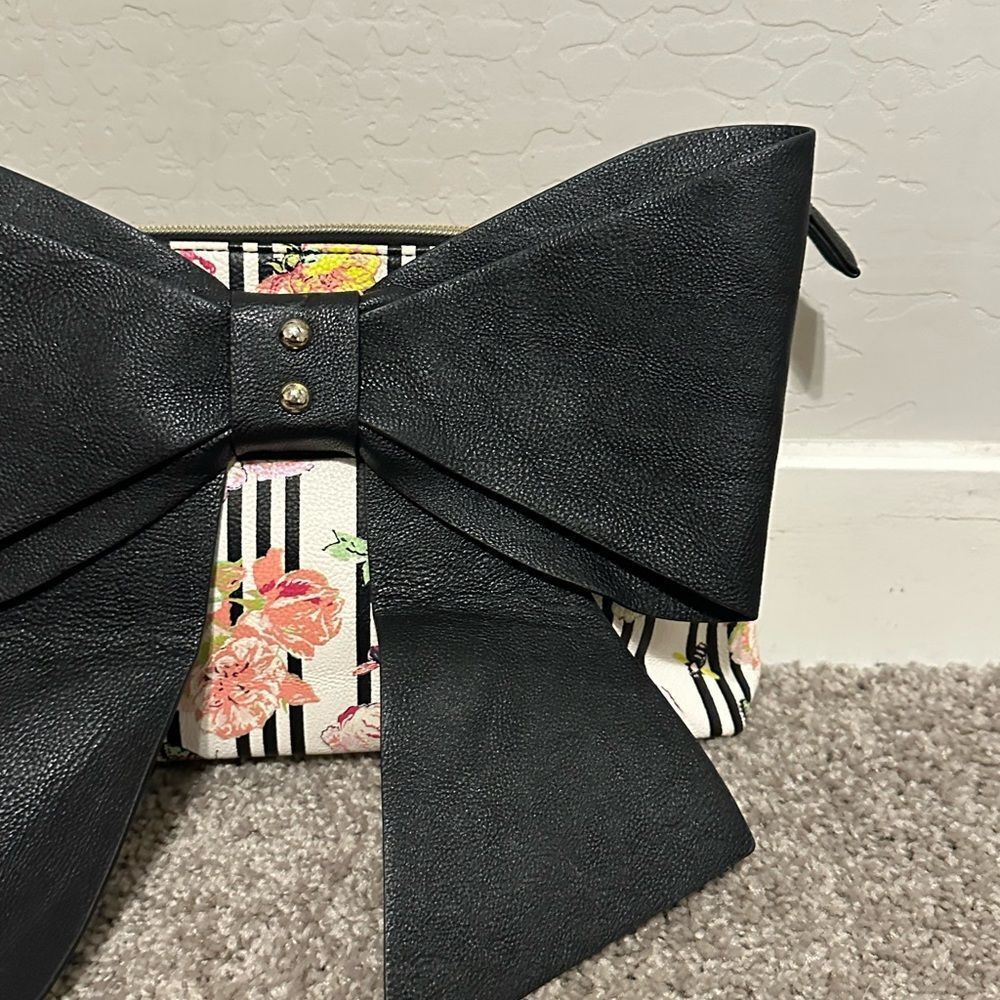 Betsey Johnson vintage clutch Floral Stripe Crossbody Bag Big Bow - Picture 5 of 13
